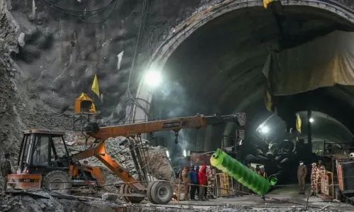 Indian rescuers in final stretch to free 41 trapped workers | News of ...
